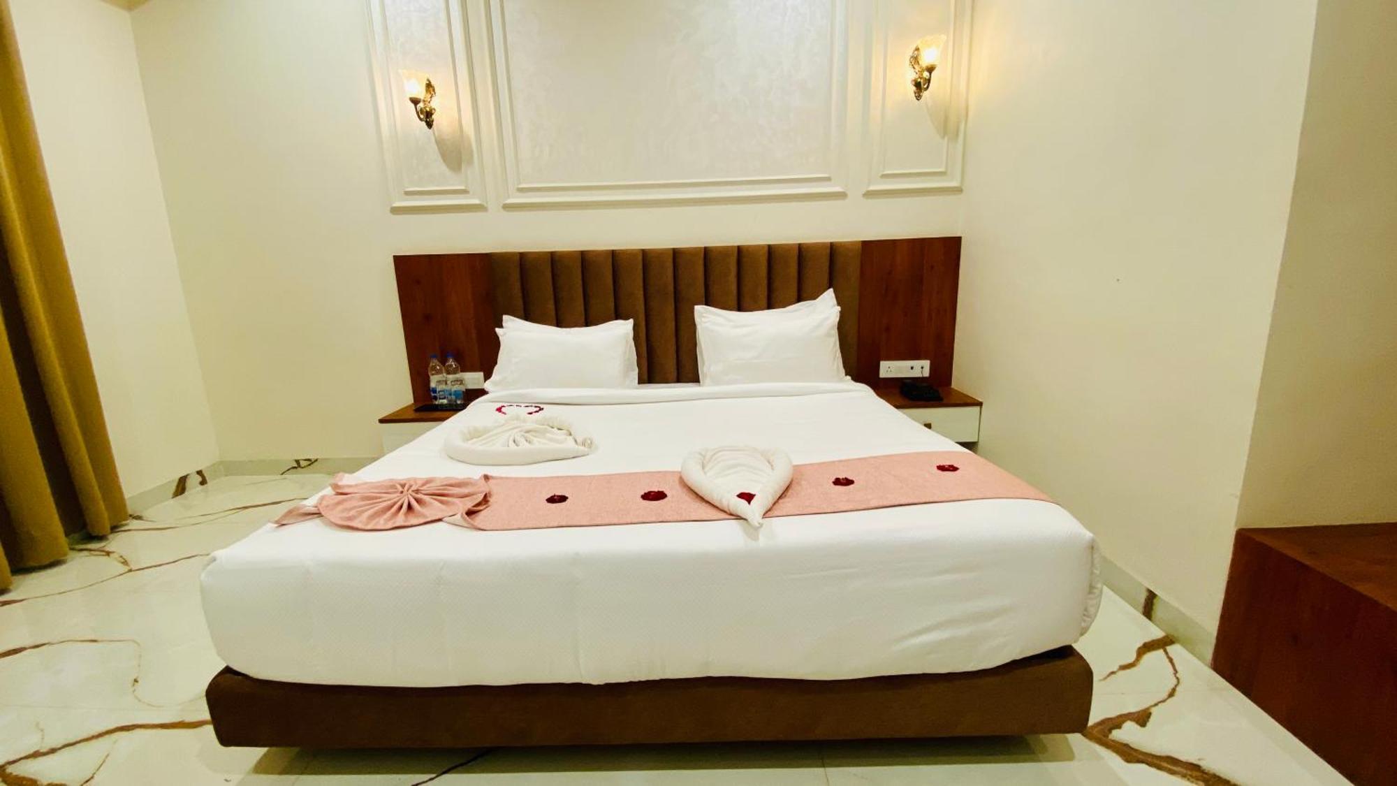 Anantara Club And Resort, Ujjain Esterno foto