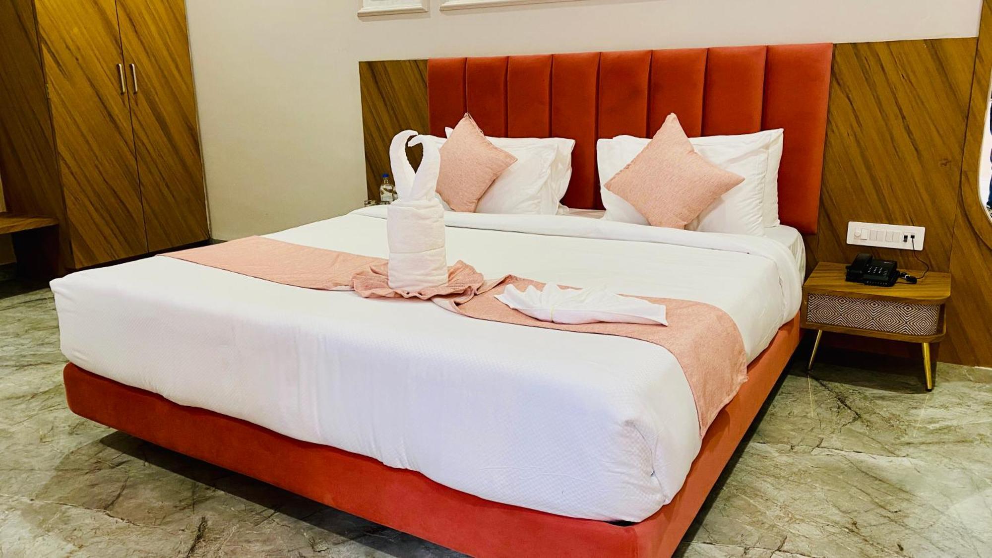 Anantara Club And Resort, Ujjain Esterno foto