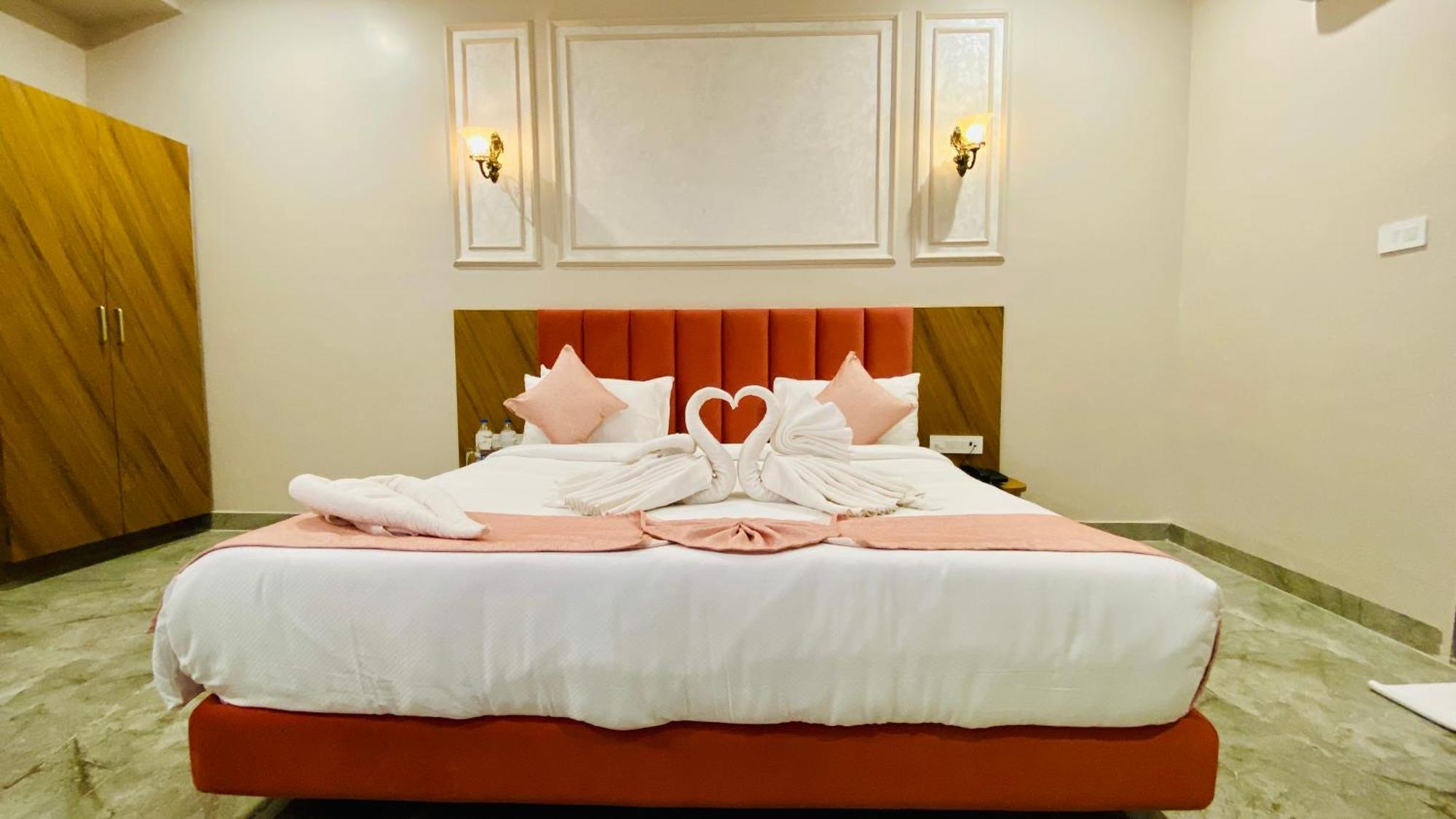 Anantara Club And Resort, Ujjain Esterno foto